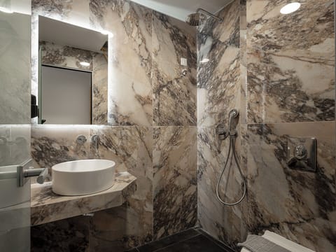 Basic Double Room | Bathroom | Hair dryer, slippers