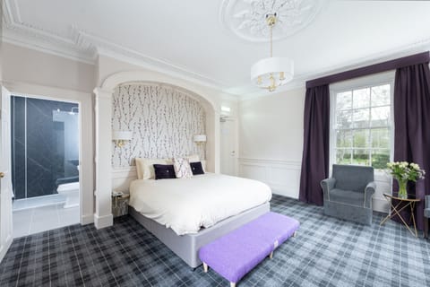 Premium bedding, down comforters, in-room safe, individually decorated