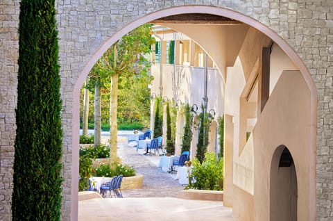 Daily buffet breakfast (EUR 28 per person)