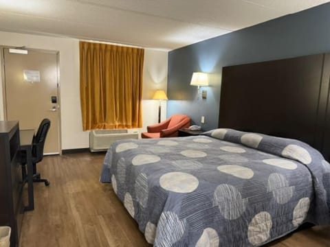 Single Room, Park View | Desk, free WiFi