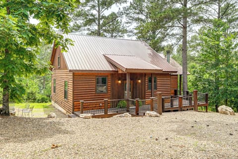 Broken Bow Vacation Rental | 2BR | 2BA | 1,330 Sq Ft | Step-Free Entry