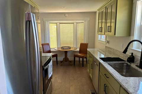 Kitchen/Dining Area