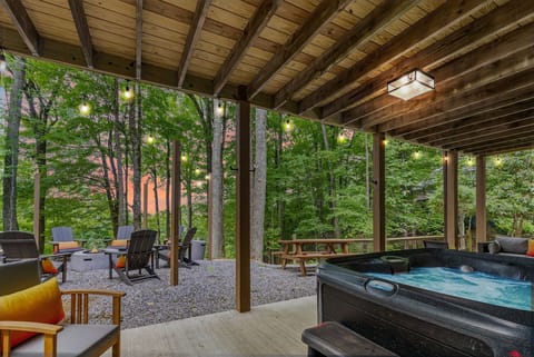 Unwind in the hot tub while soaking in breathtaking views—your long-awaited retreat awaits.