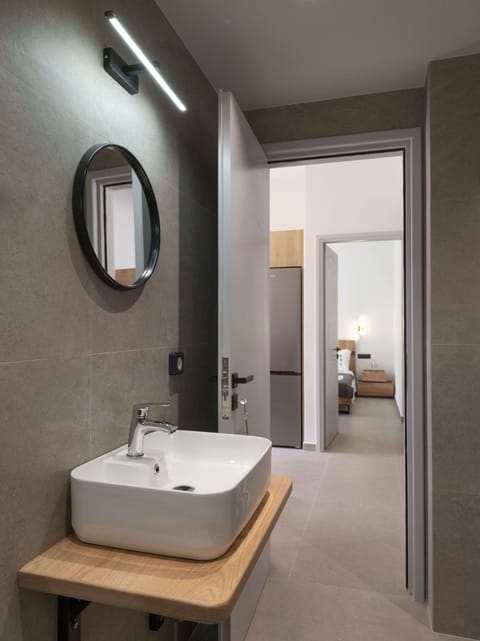 House | Bathroom | Shower, hair dryer, slippers, towels