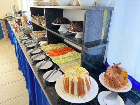 Free daily self-serve breakfast