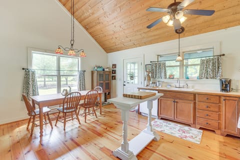 Cottage (2 Bedrooms) | Interior