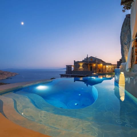 Infinity pool