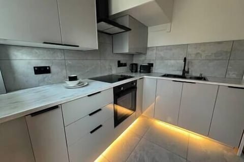 Modern High Gloss Kitchen