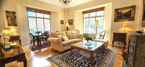 Corner lounge overlooking Portland Place