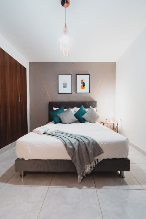 Deluxe Double Room | Memory foam beds, minibar, iron/ironing board, free WiFi