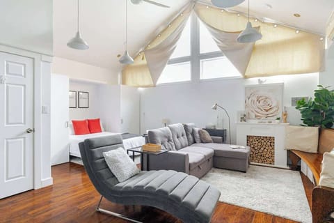 A boutique-style stay with comfort in mind. Whether you're curled up on the sofa, enjoying a quiet moment in the lounger, or admiring the view from bed, you’ll love every inch of this space.