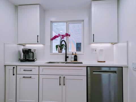 PXL 20240528 004335202