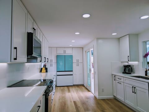 PXL 20240528 004125292