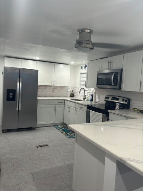 Beautiful open kitchen!