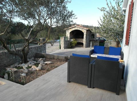 Apartment (One Bedroom apartment with Terrace) | Terrace/patio