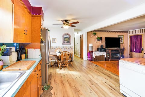 House (2 Bedrooms) | Interior