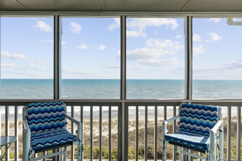 Condo, 2 Bedrooms | Interior