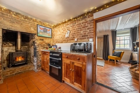 Ground floor: Through to the country kitchen