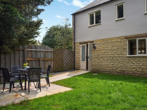 Outdoor | Lily Pad 8 - Lily Pad Cottages, Nassington, near Stamford