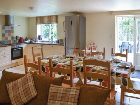 Open plan living space | Lily Pad 6 - Lily Pad Cottages, Nassington, near Stamford