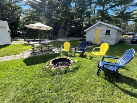 Picnic table, firepit and more in the yard!