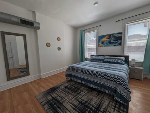 King-sized bedroom! 