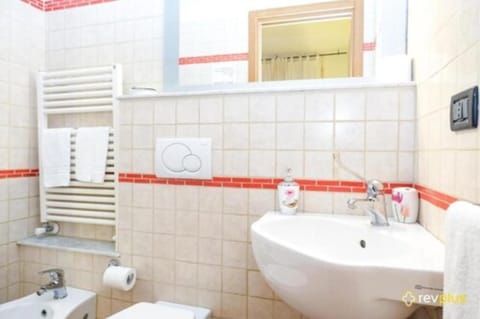 Comfort Double or Twin Room | Bathroom | Hair dryer