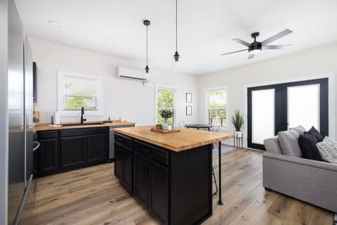 The black and white color palette gives sophisticated and modern vibes.