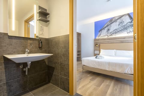 Free toiletries, hair dryer