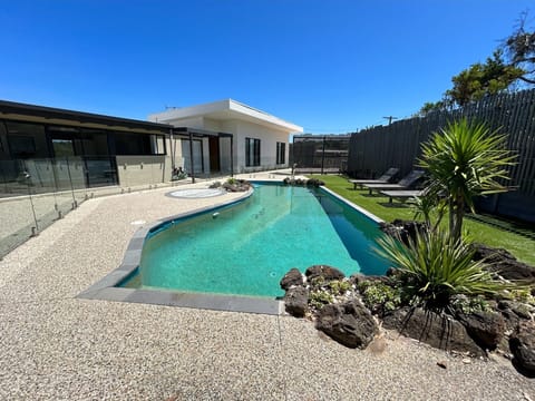 Outdoor Entertaining with Pool, Tennis, BBQ