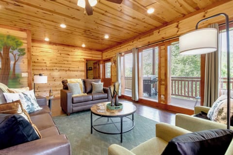 House (6 Bedrooms) | Interior