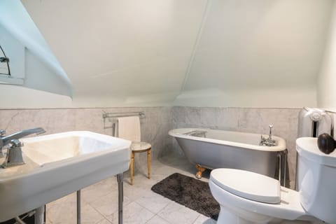 Design Studio Suite | Bathroom