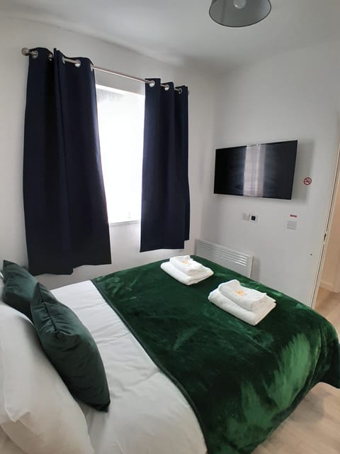 Standard Double Room | Free WiFi, bed sheets