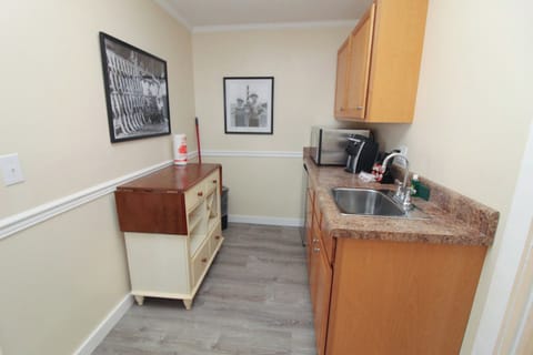 Interior of Room 12 at the Fin n Feather Waterside Inn