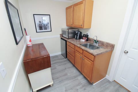 Interior of Room 12 at the Fin n Feather Waterside Inn