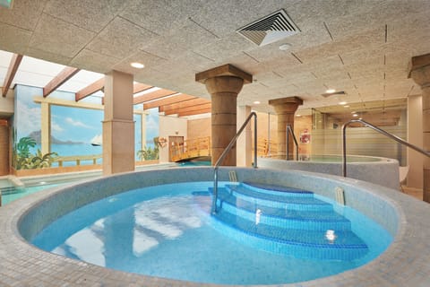 Sauna, hot tub, steam room, Turkish bath, body treatments, hydrotherapy