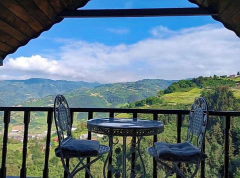 Romantic Villa | Terrace/patio