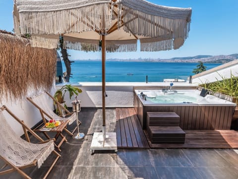 Presidential Suite, Sea View | Champagne service