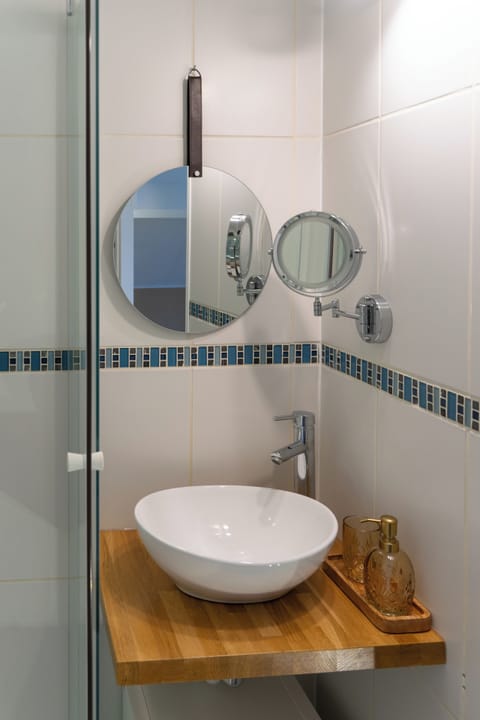 Deluxe Double Room, Garden View | Bathroom