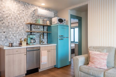 Luxury Suite, 2 Bedrooms, Patio, Bay View | Individually decorated, individually furnished, free WiFi, bed sheets