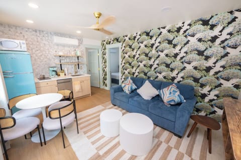 Luxury Room, 2 Bedrooms, Non Smoking, Kitchenette | Living area | 32-inch flat-screen TV with digital channels, Netflix, Hulu