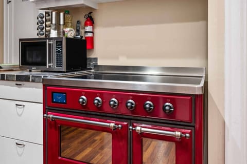 The kitchen is well equipped and efficient. Perfect place to prepare a delicious meal.