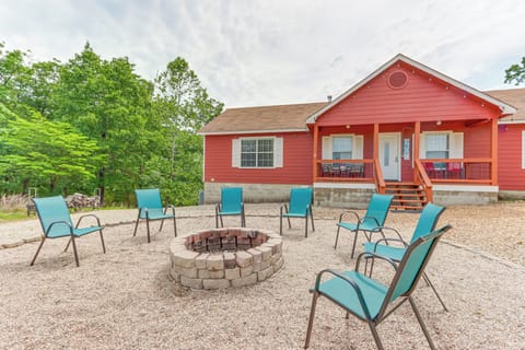 Eureka Springs Vacation Rental | 3BR | 2BA | 1,480 Sq Ft | 5 Steps to Enter