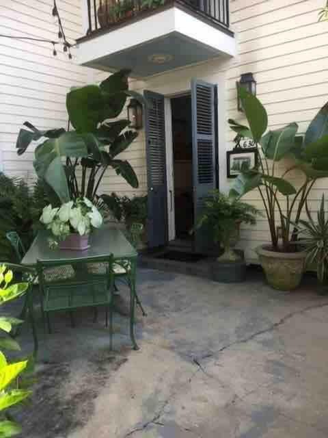 A beautiful entrance to our apartment. Our guests park in front and unload their cars within steps to the front door, or Uber here from the airport .