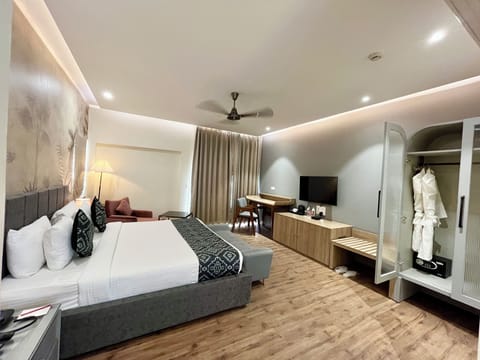 1 bedroom, in-room safe, individually furnished, desk