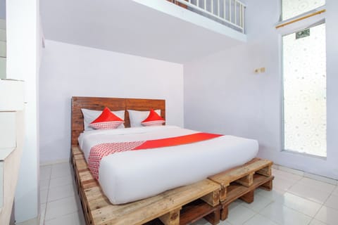 Standard Room | Free WiFi, bed sheets