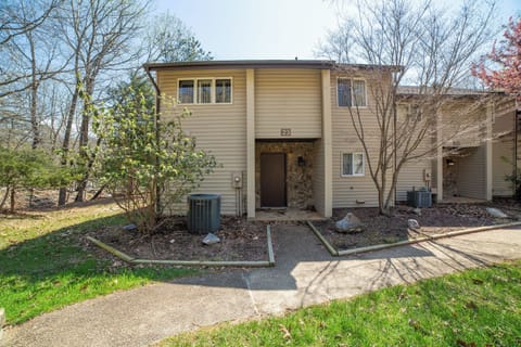 Exterior views of Mountainside Villas front entry. Number of steps vary by unit