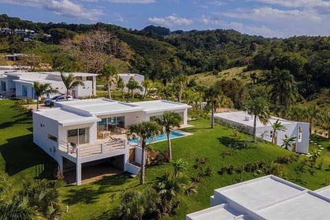 V30a 3 bedroom  · Tranquil Oasis with Stunning Ocean Views (1017)
