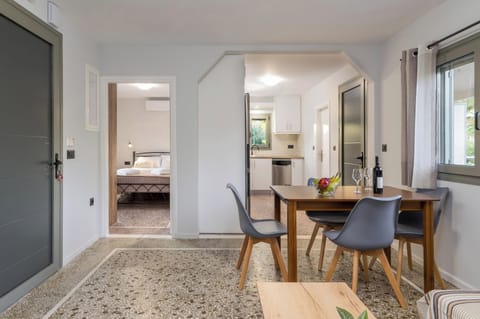 Cottage | Dining