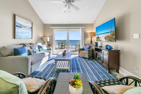 Condo, Multiple Beds (Commodores Retreat 402) | Living area
